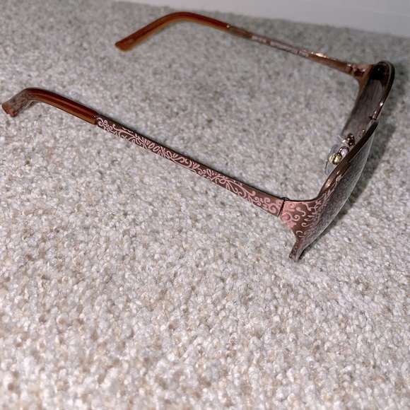 Women’s sunglasses 😎 - Picture 7 of 7